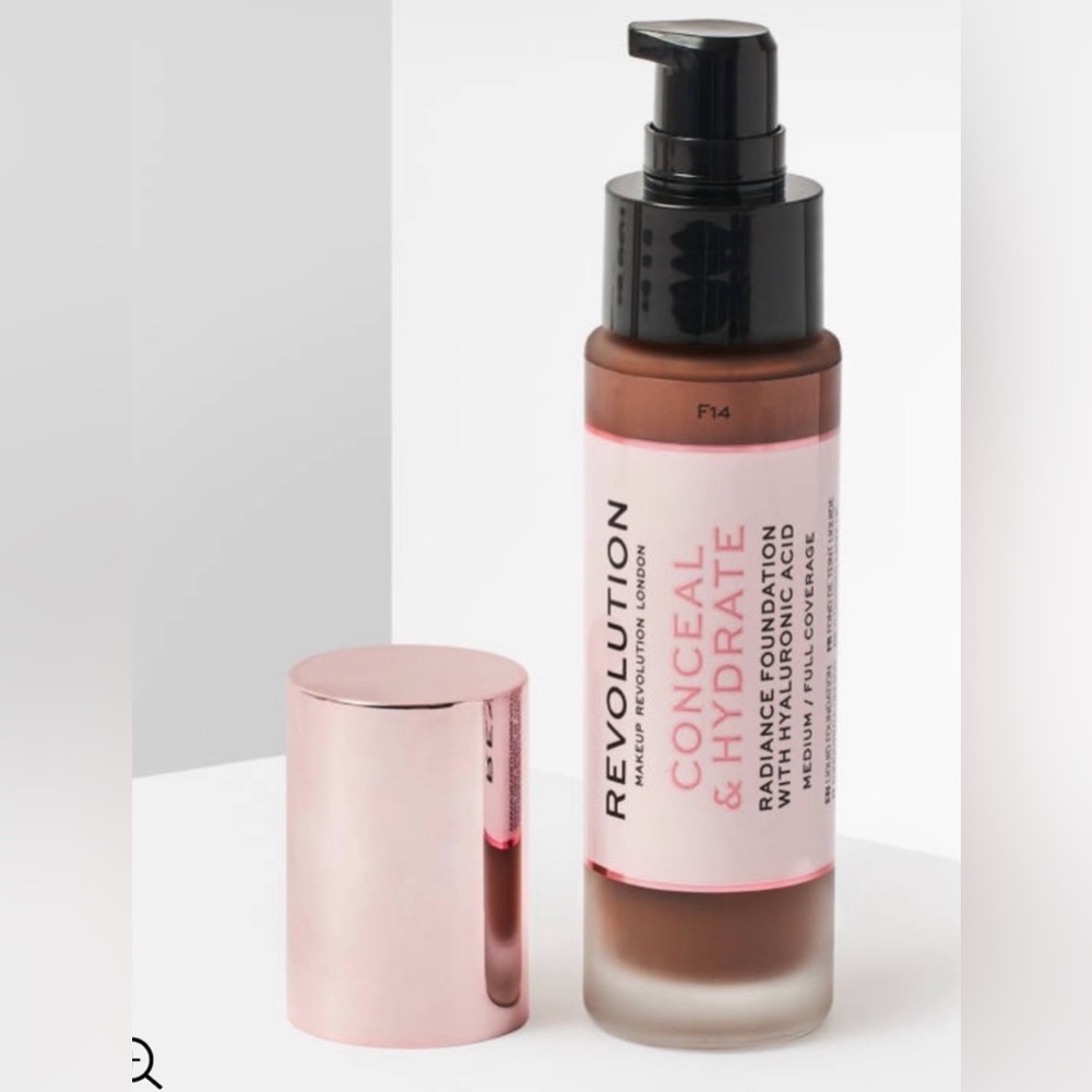 NIP Makeup Revolution Conceal & Hydrate Foundation - F14